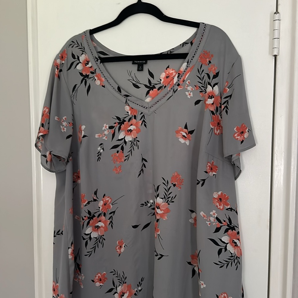 Torrid blouse - Picture 2 of 3